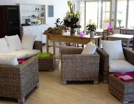 De La Petite 2* 생-조르주-돌레롱