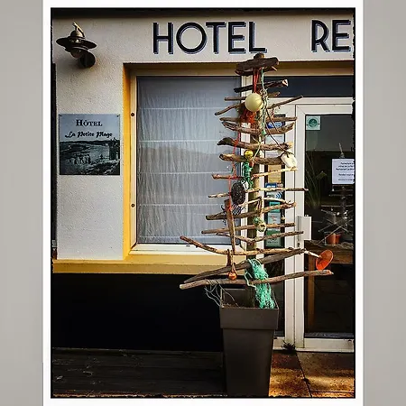 De La Petite Hotel