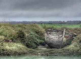 De La Petite Hotel 2*