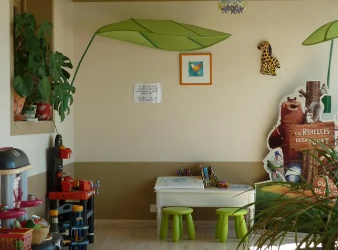 De La Petite Hotel 2*